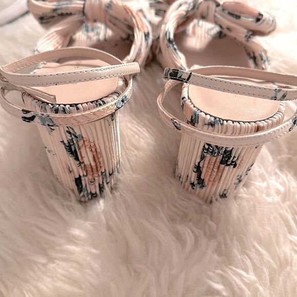 LOEFFLER RANDALL Camellia Nova Floral Bow Heels. Like New. Size 10. - Picture 8 of 9